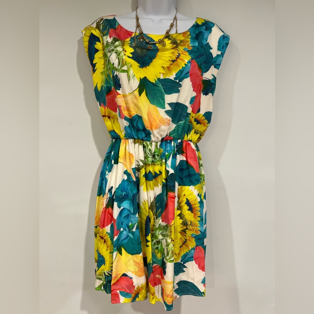 Alice + Olivia Alissa Sunflower Floral Print  Silk Dress - Picture 3 of 15